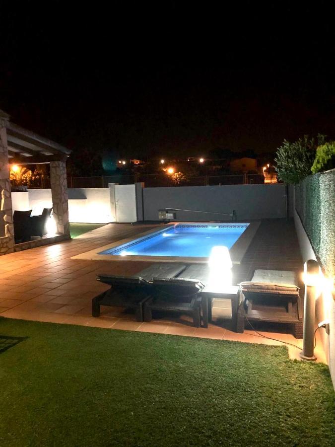 Casa En L Escala Con Piscina Y Wifi Free Villa L'Escala Exterior photo