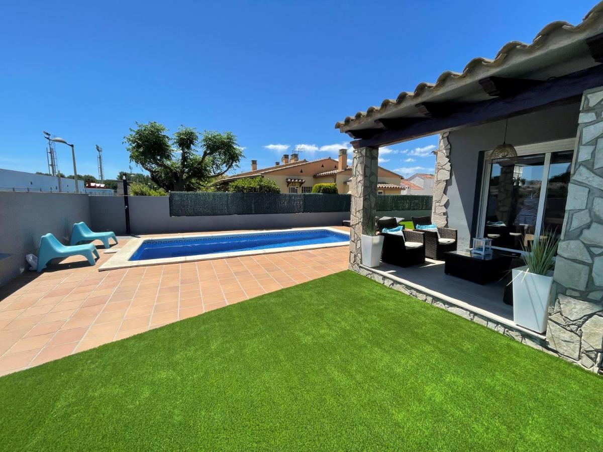Casa En L Escala Con Piscina Y Wifi Free Villa L'Escala Exterior photo